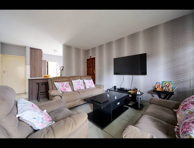 2 BEDROOM DUPLEX FOR SALE IN HALFWAY GARDENS
